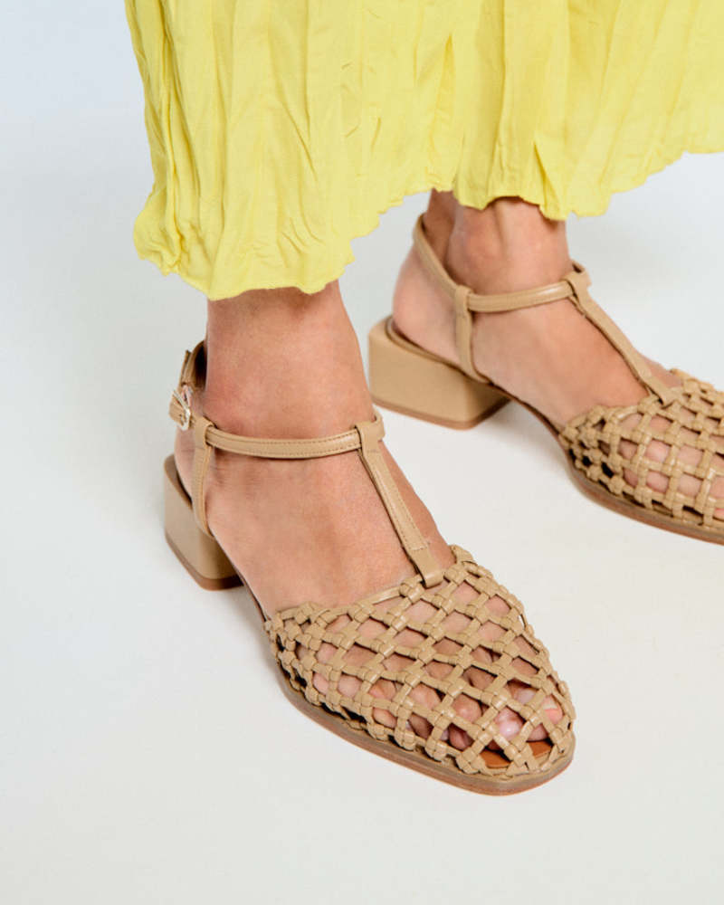 Naguisa Adra Natural Sandals