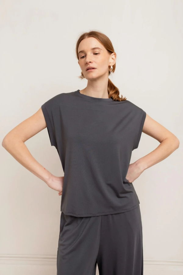 Paper Label Tilda Sleeveless Shirt