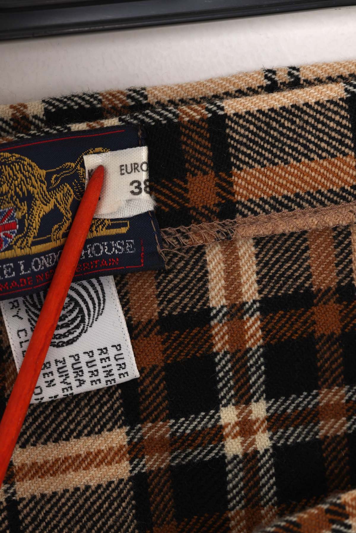 The London House (England) Circa 1975–1990, wool tartan skirt, British manufacture, knife pleats - Image 6 of 6