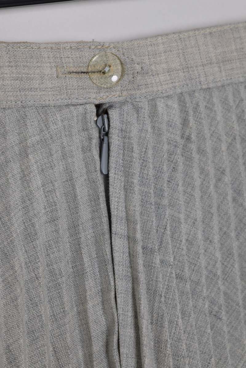 (Unattributed) Late 1960searly 1970s, Terylene-blend skirt, heat-set pleating