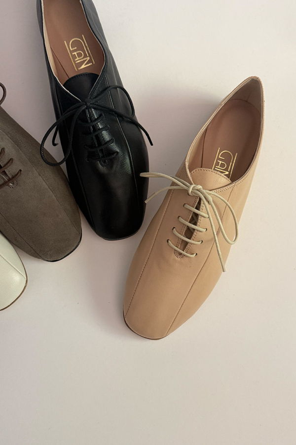 Gan Bowler Bare Shoes