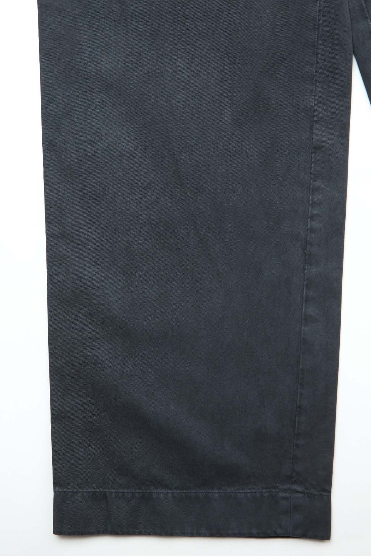 Auralee Garment-Dyed Finx Light Chino One-Tuck Wide Pants - Image 4 of 9