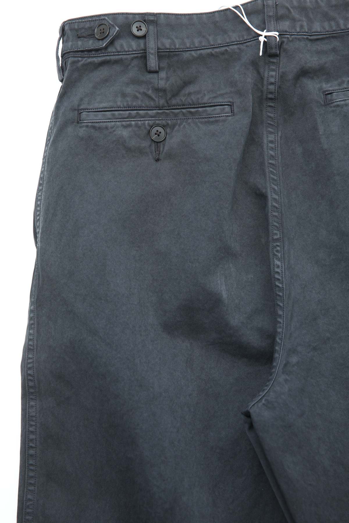 Auralee Garment-Dyed Finx Light Chino One-Tuck Wide Pants - Image 9 of 9