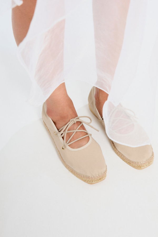 Naguisa Basella Flats - Beige