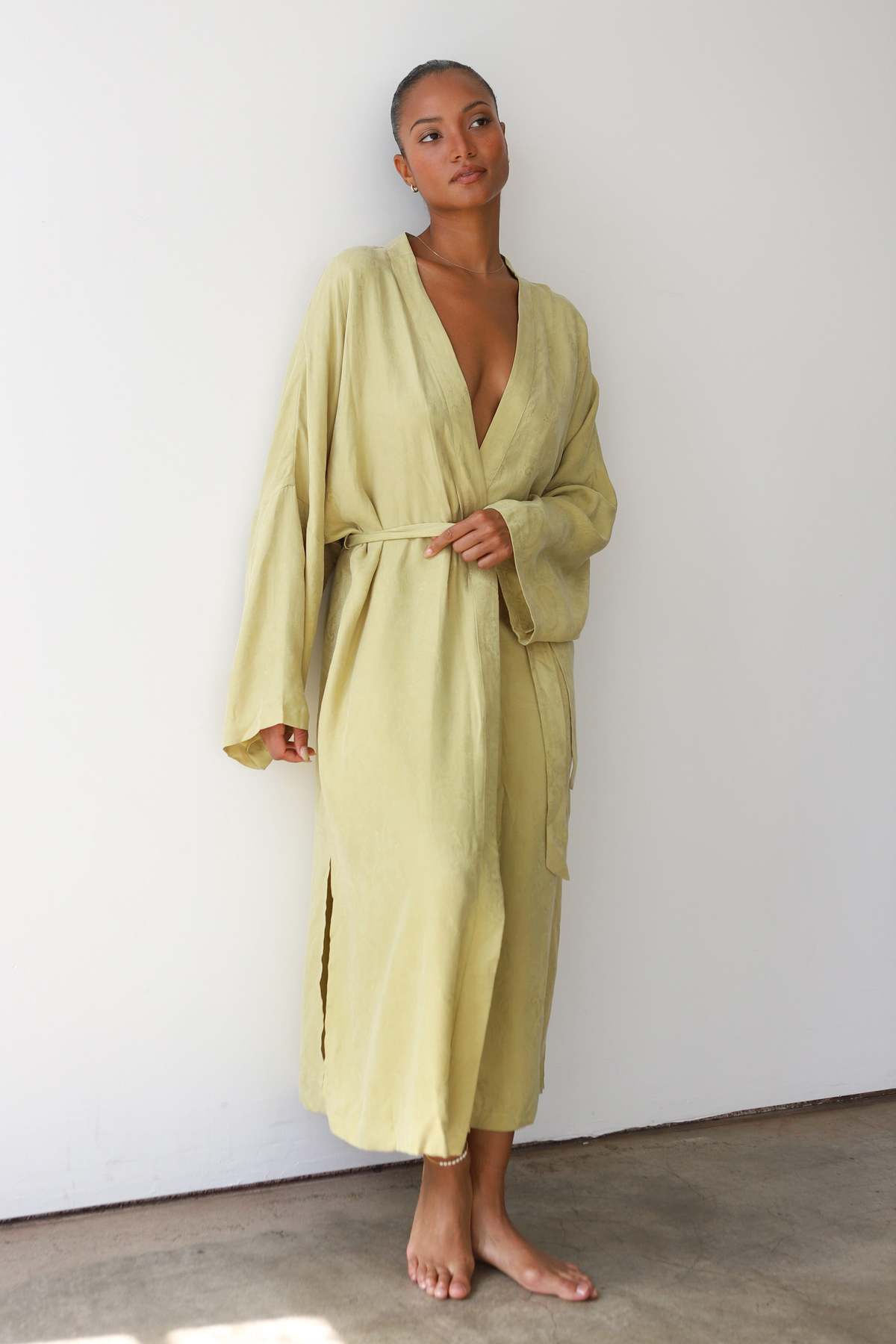 Be Idle The Long Robe - Image 1 of 7