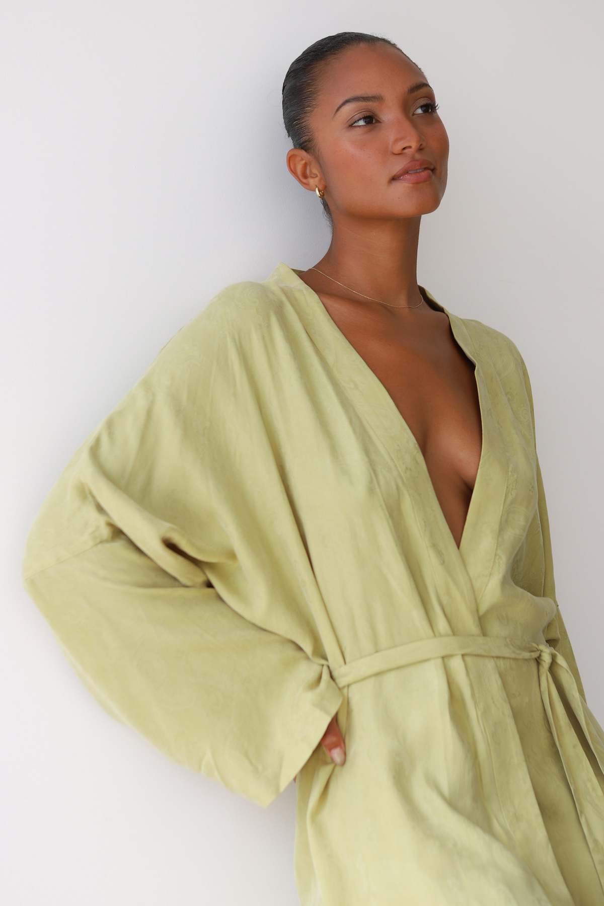 Be Idle The Long Robe - Image 4 of 7