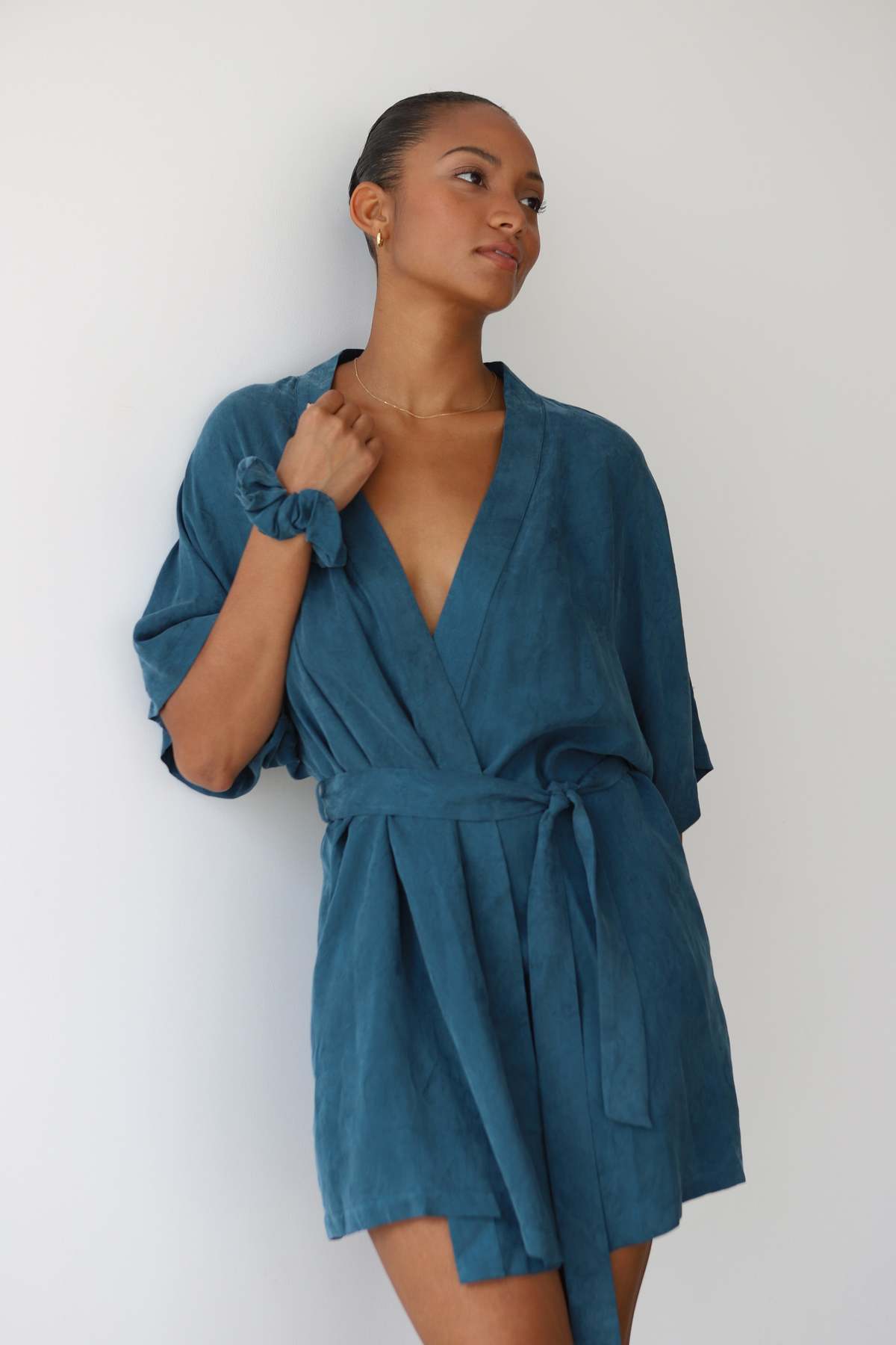 Be Idle The Short Robe - Image 1 of 5