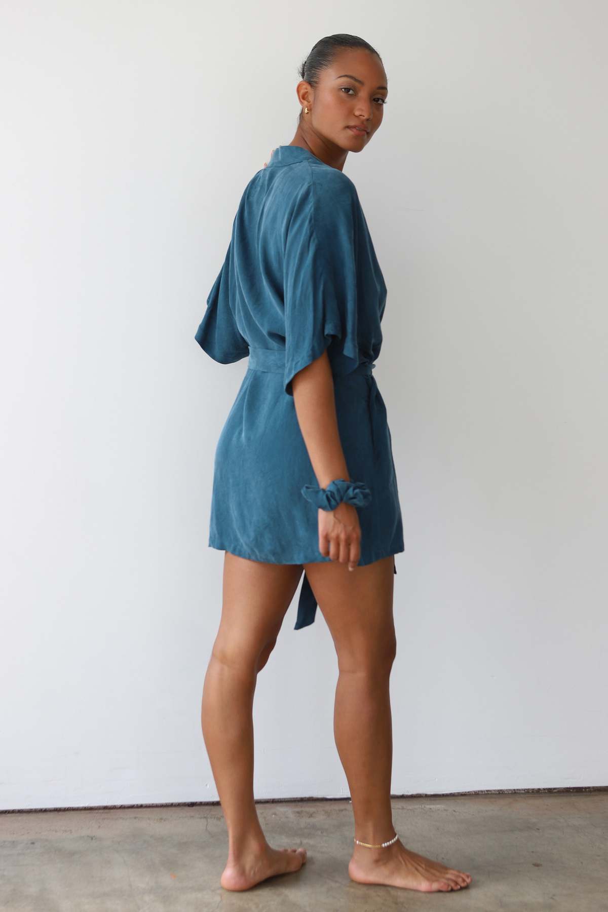 Be Idle The Short Robe - Image 3 of 5