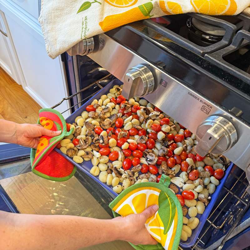 The Neighborgoods Lemon Pot Holder