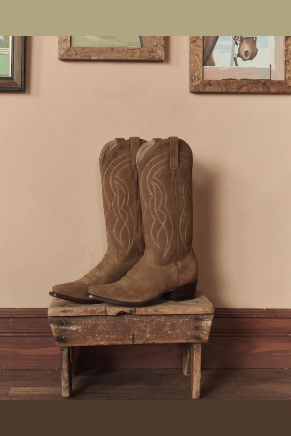 The Great. The Cowboy Boot (Suede)