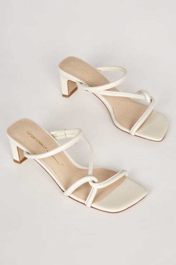 "INTENTIONALLY __________." WILLOW HEELED SANDAL - Black/Cream