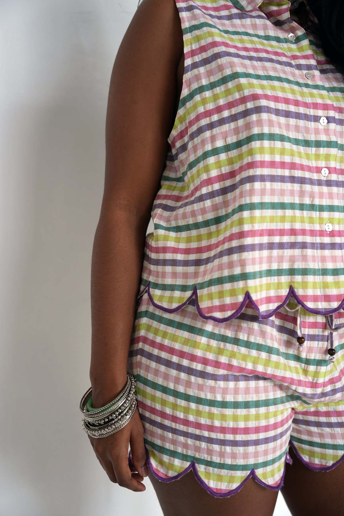 Abacaxi Scallop Hem Sleeveless Shirt - Image 4 of 6