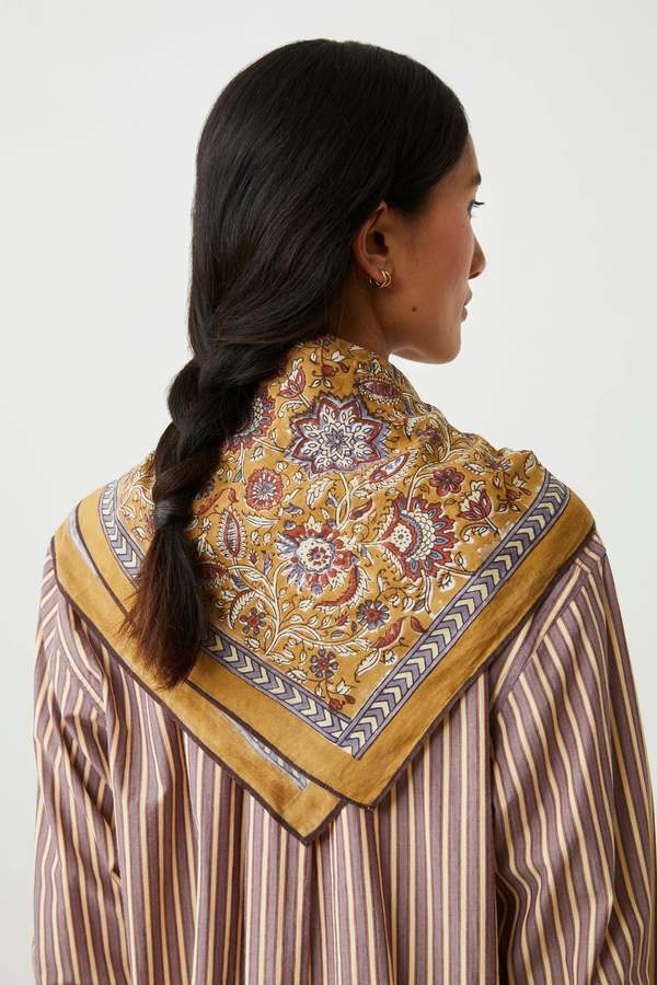 Moismont Agra No. 823 Scarf