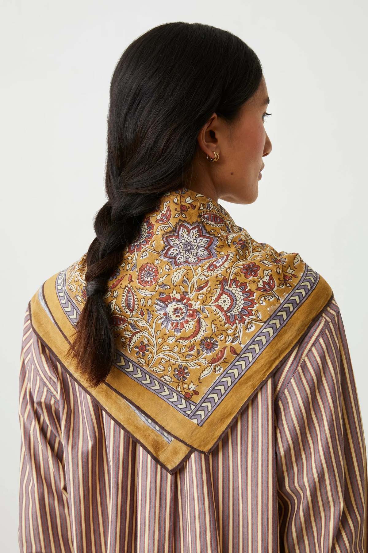 Moismont Agra No. 823 Scarf - Image 1 of 1