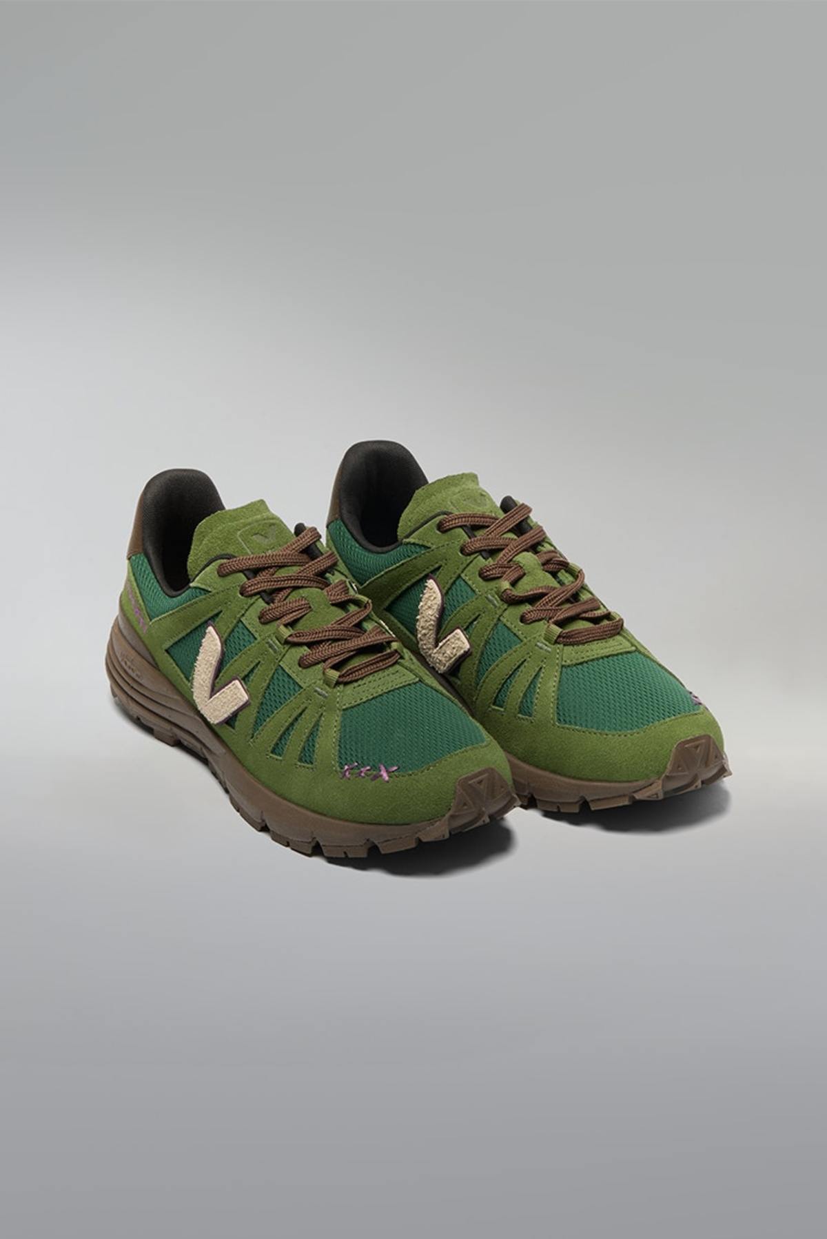 VEJA x Carnan Sneaker - Image 4 of 7