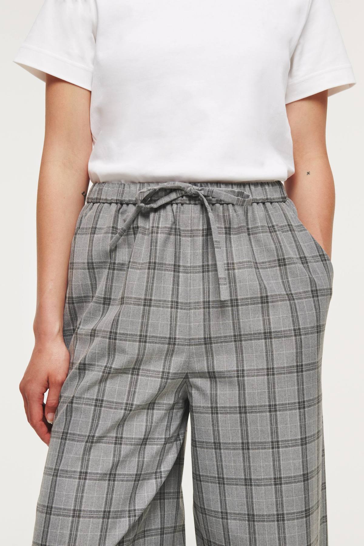 ALIGNE Dariel Drawstring Trouser - Image 3 of 5