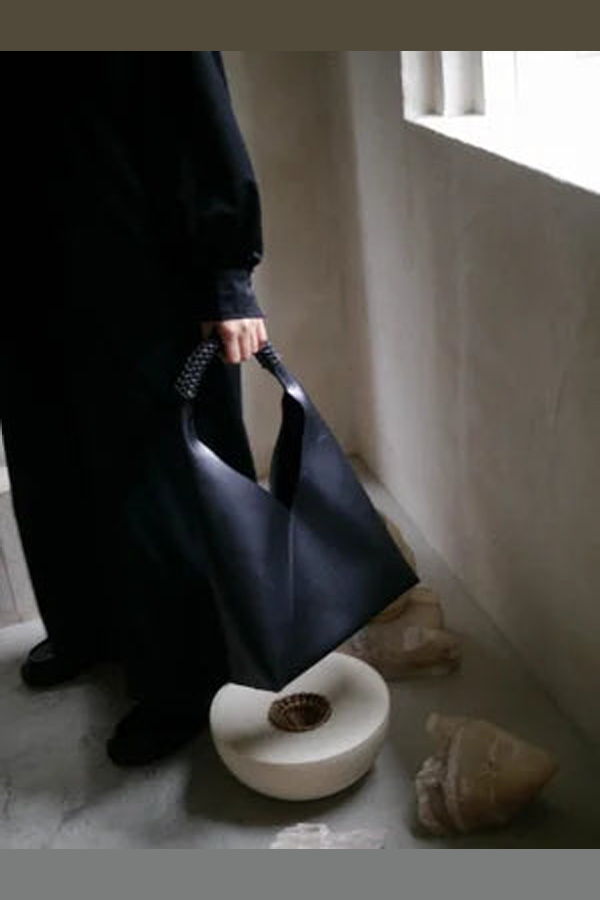 Kamaro'an Woven Triangle Bag 45