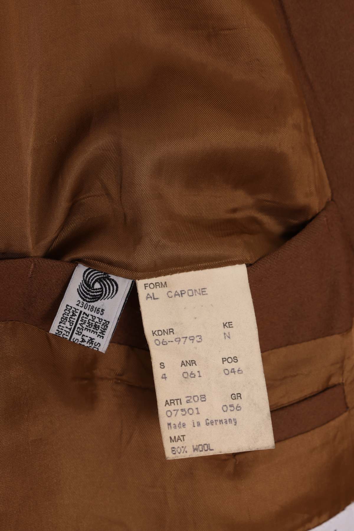 HUGO BOSS (Germany) Late 1990s, Loro Piana Cashmere-Enriched Wool, Double-Breasted, Hugo Boss - Image 4 of 7