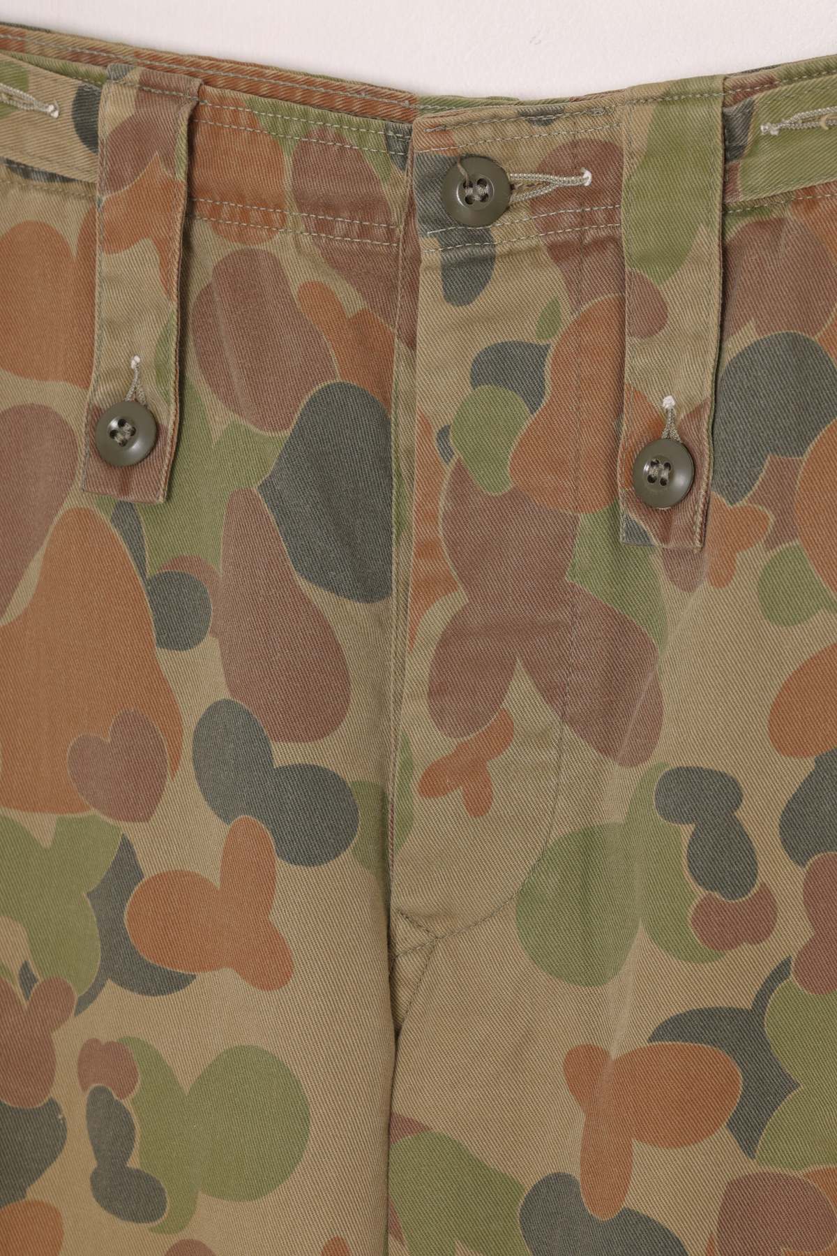 (Unattributed) 1970s–1980s, Military-Issue, Auscam Spot Camouflage, Side Cargo, Combat - Image 3 of 10