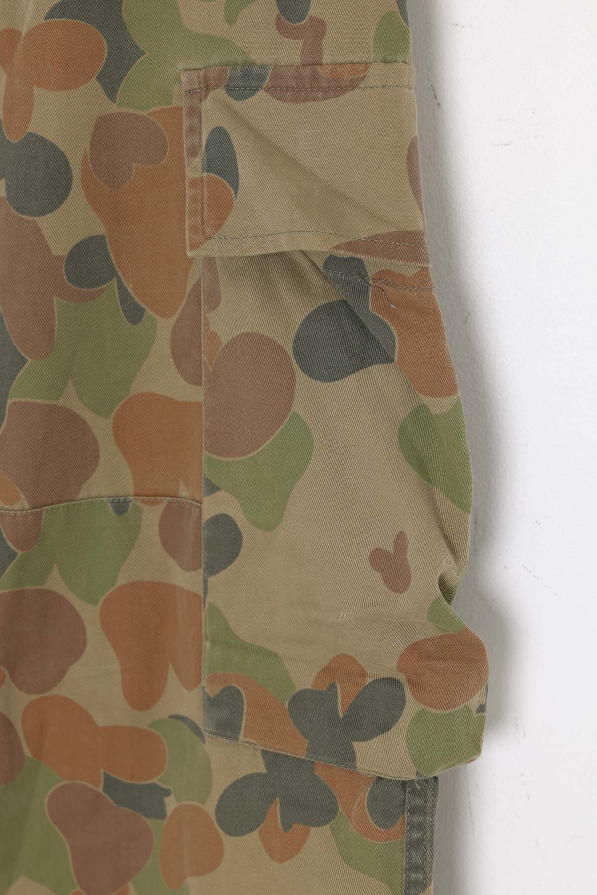 (Unattributed) 1970s–1980s, Military-Issue, Auscam Spot Camouflage, Side Cargo, Combat - Image 4 of 10