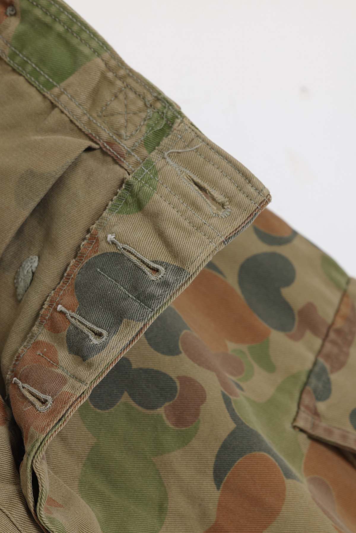 (Unattributed) 1970s–1980s, Military-Issue, Auscam Spot Camouflage, Side Cargo, Combat - Image 10 of 10