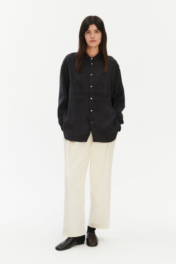 Delikatessen Oversized Shirt in a Silky Japanese Blend of Lyocell and Polyamide