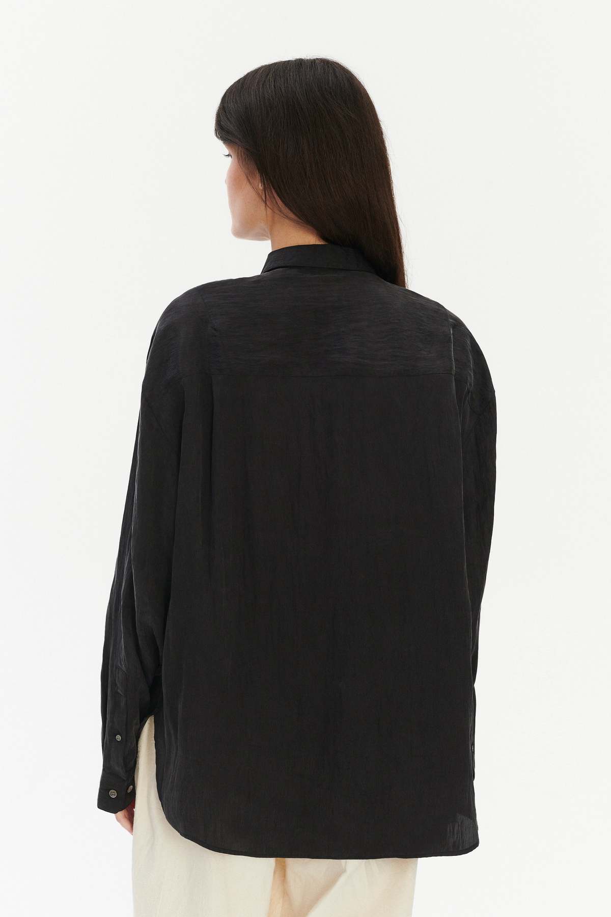 Delikatessen Oversized Shirt in a Silky Japanese Blend of Lyocell and Polyamide - Image 5 of 9