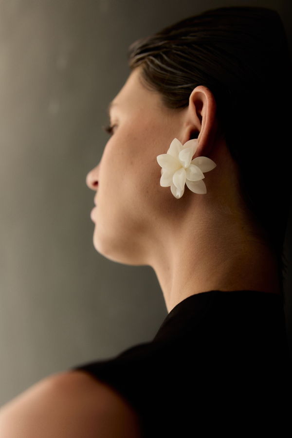 ADORN Golden Resin Bloom Earring