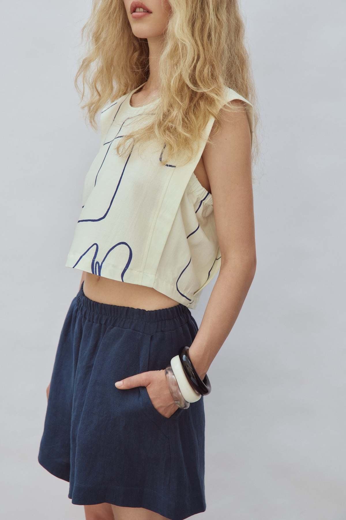 Eve Gravel Lucas Top - Blue Flower - Image 1 of 1