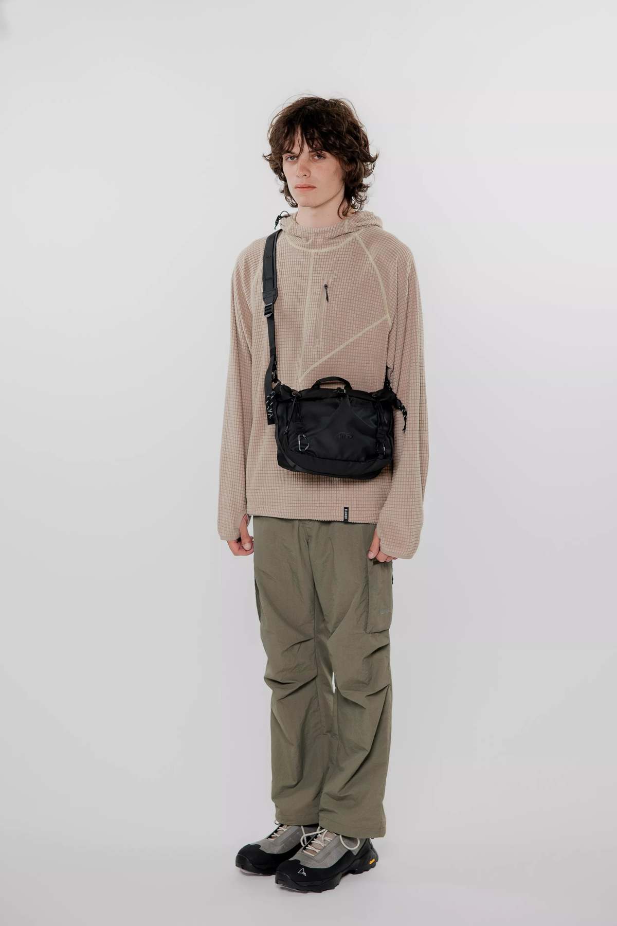 Elliker Nidder 6L Roll Top Crossbody Bag - Image 9 of 9