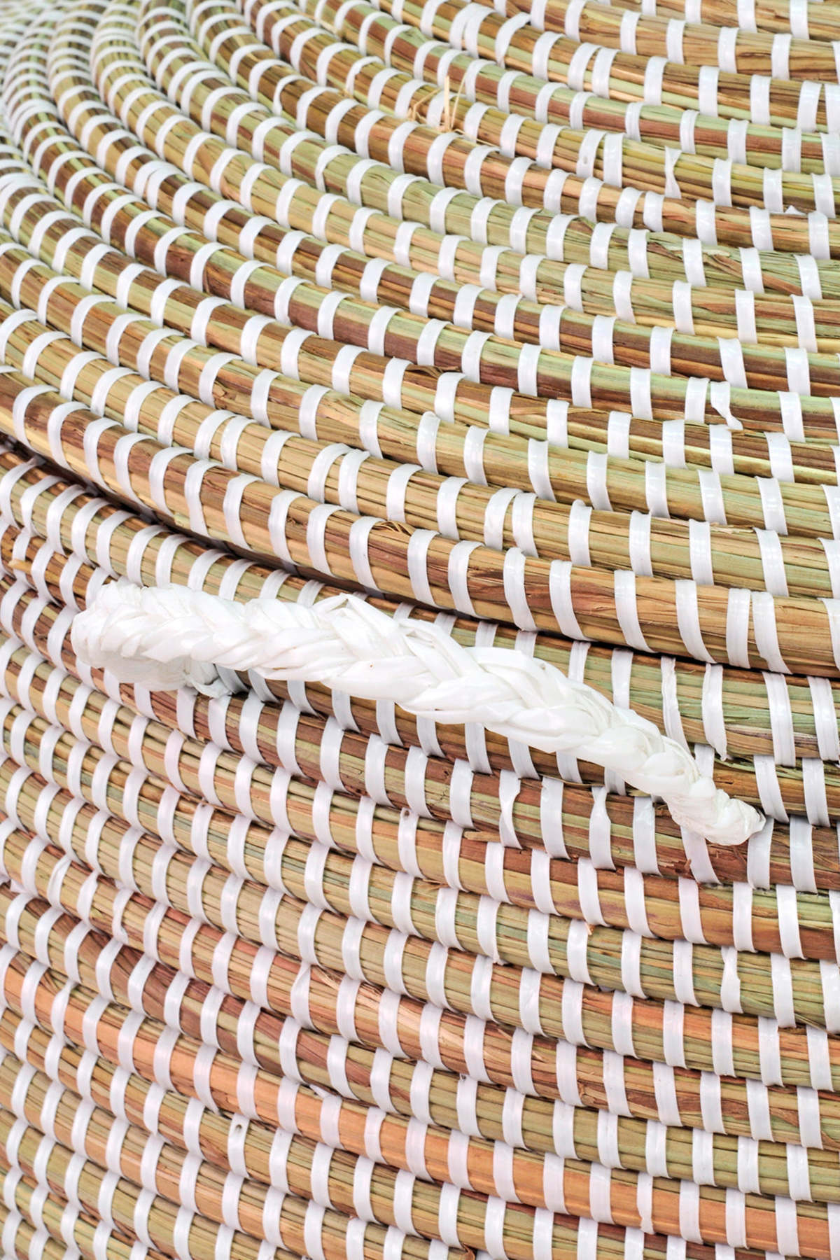 African Modern Solid Prayer Mat Hamper - Image 4 of 4