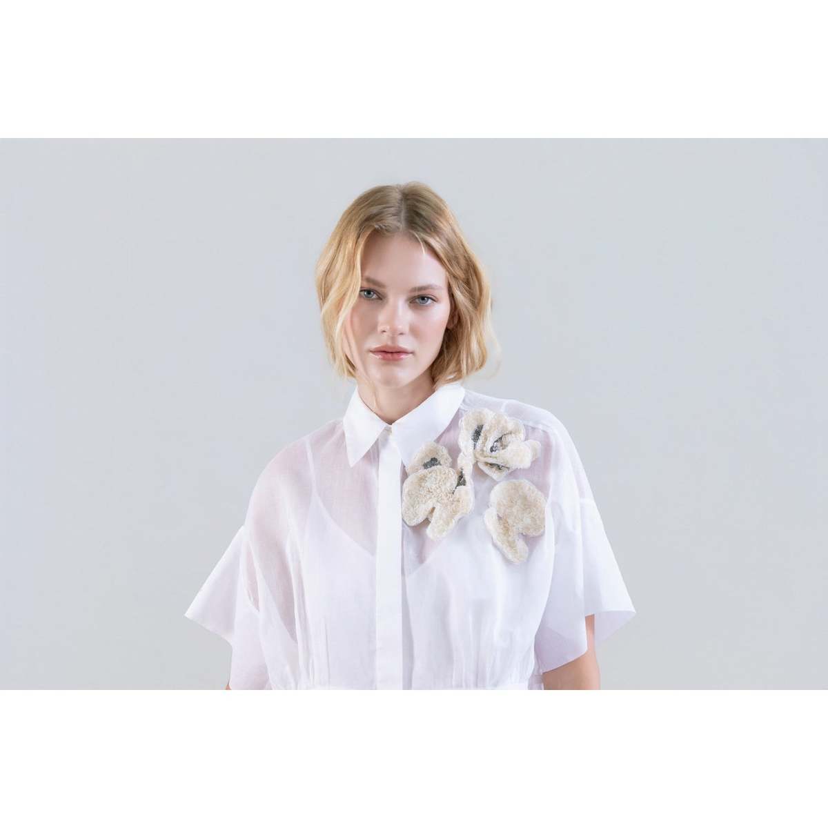 Psophia Light Blouse in Sheer Organza with Floral Appliqué and Drawstring Waist - White - Image 3 of 3