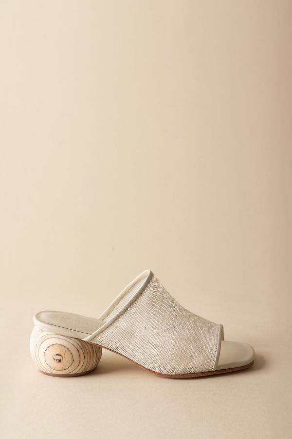 Huma Blanco Milla Mule