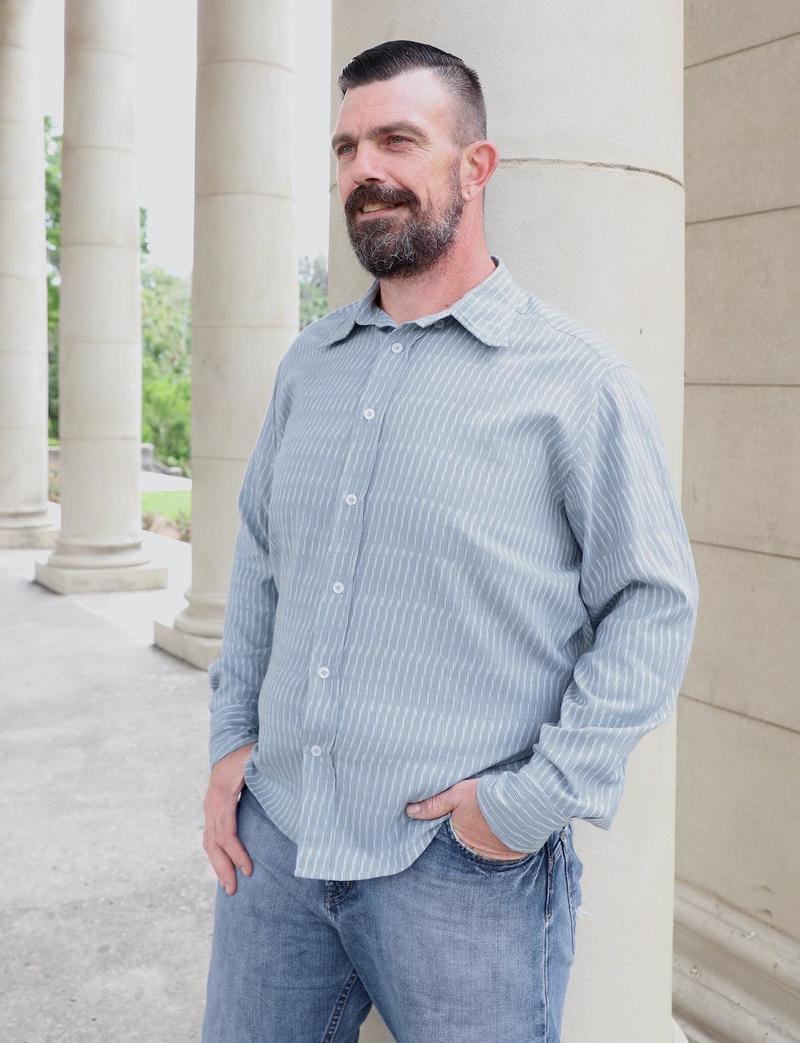 Passion Lilie Bleu Button Down Shirt