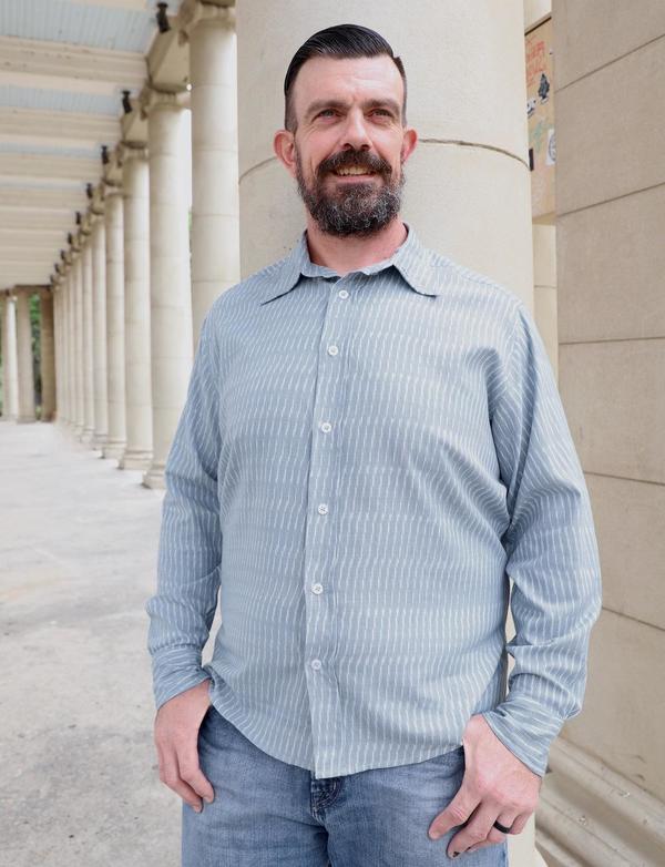 Passion Lilie Bleu Button Down Shirt