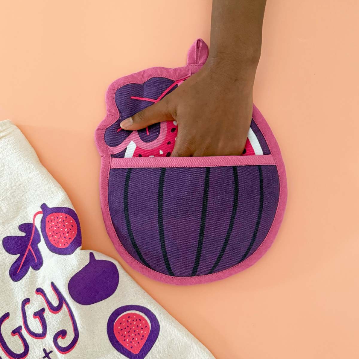 The Neighborgoods Fig Tea Towel and Pot Holder Set - Image 2 of 5