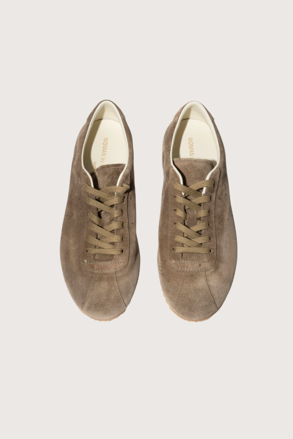 Common Projects Driving Shoe in Suede - Tan
