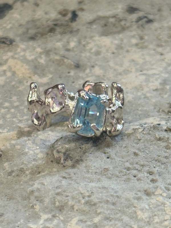 amemori Emerald Cut Ring