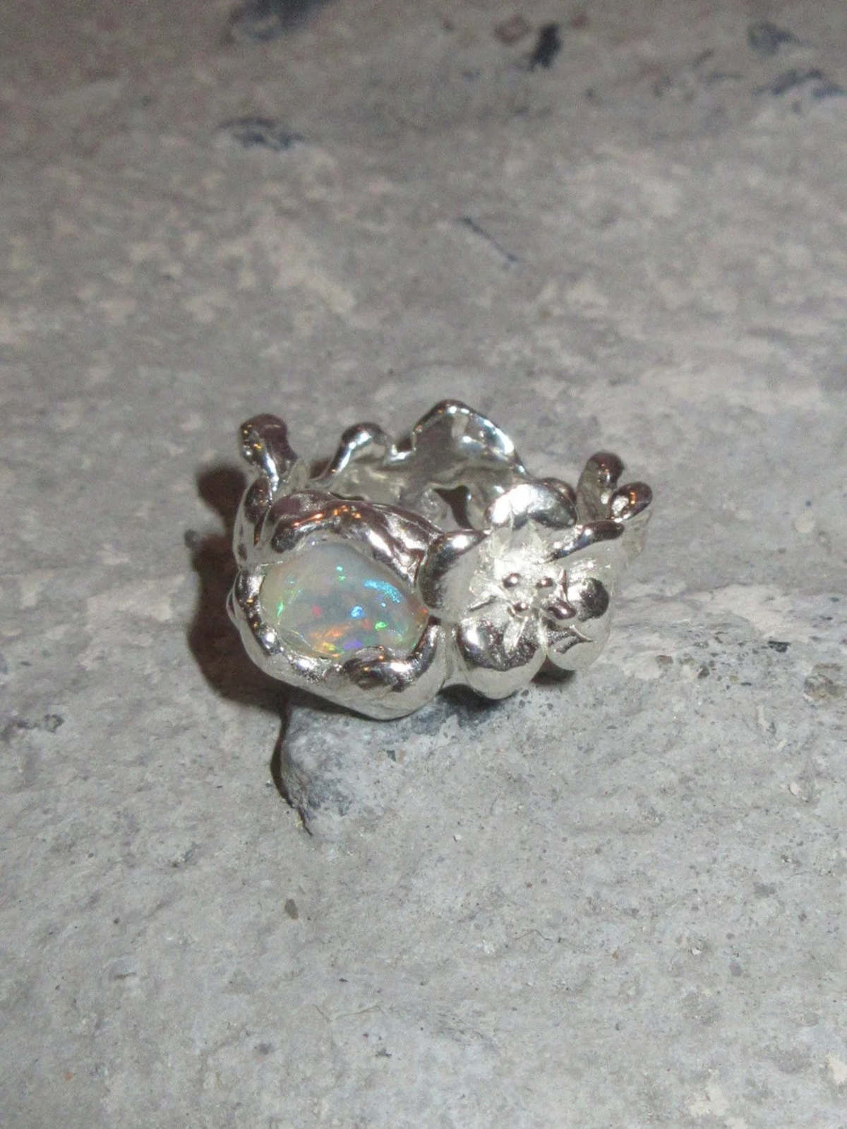 amemori Volcan Flower Ring - Image 2 of 2