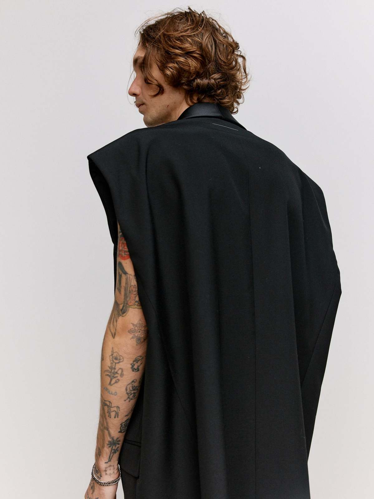 MM6 Maison Margiela Oversized Sleeveless Tuxedo Jacket - Image 2 of 10