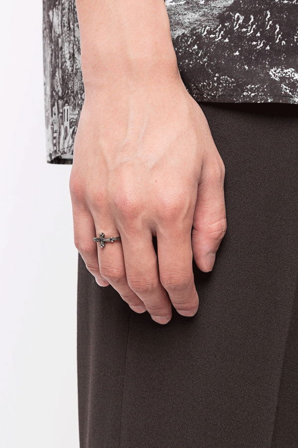 werkstatt:münchen Burnished Cross Ring - Silver