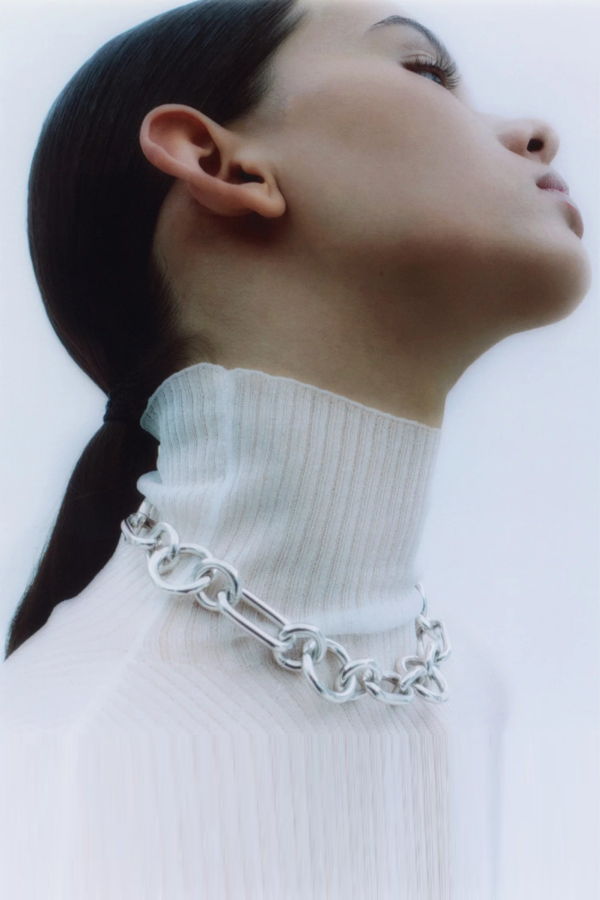 Justine Clenquet Troy Choker