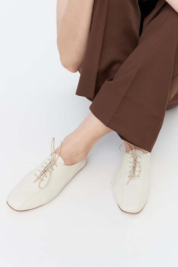 Gan Bowler Shoes Off White