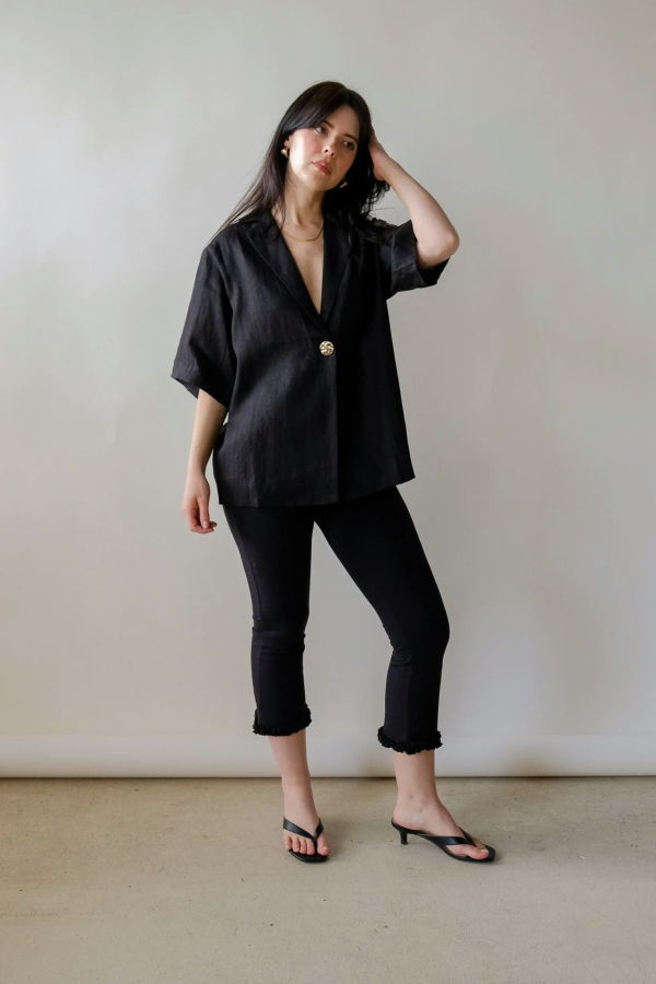 a. ren Winslet Top - Black