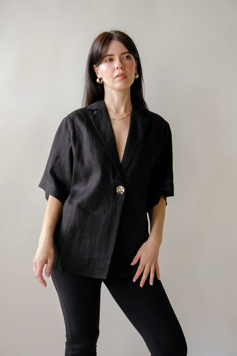 a. ren Winslet Top - Black