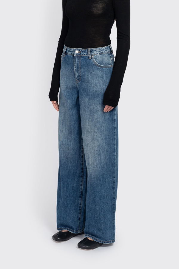 Minimum Aiyas Jean - Gibraltar Sea