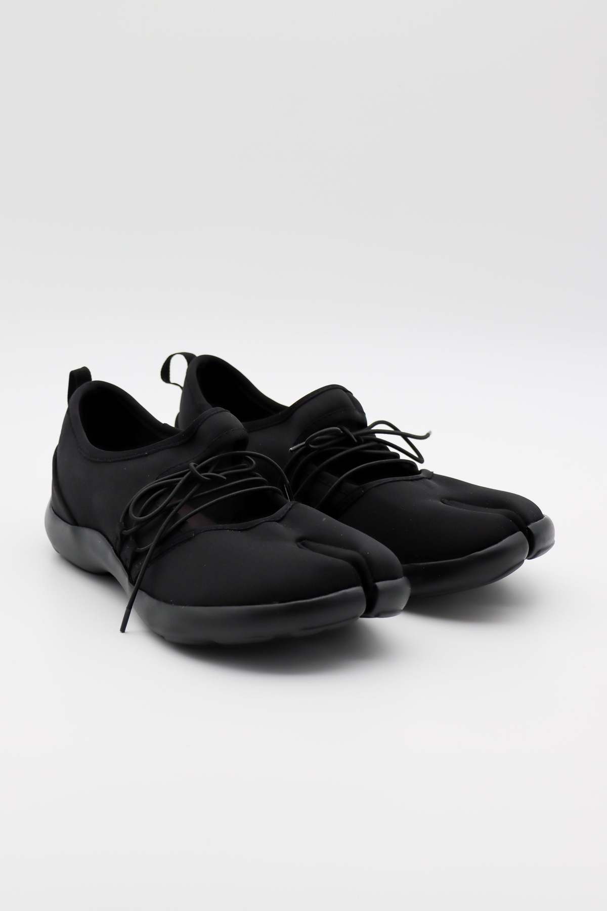 ALL BLACK Split Toe Casual Sneaker - Image 6 of 6