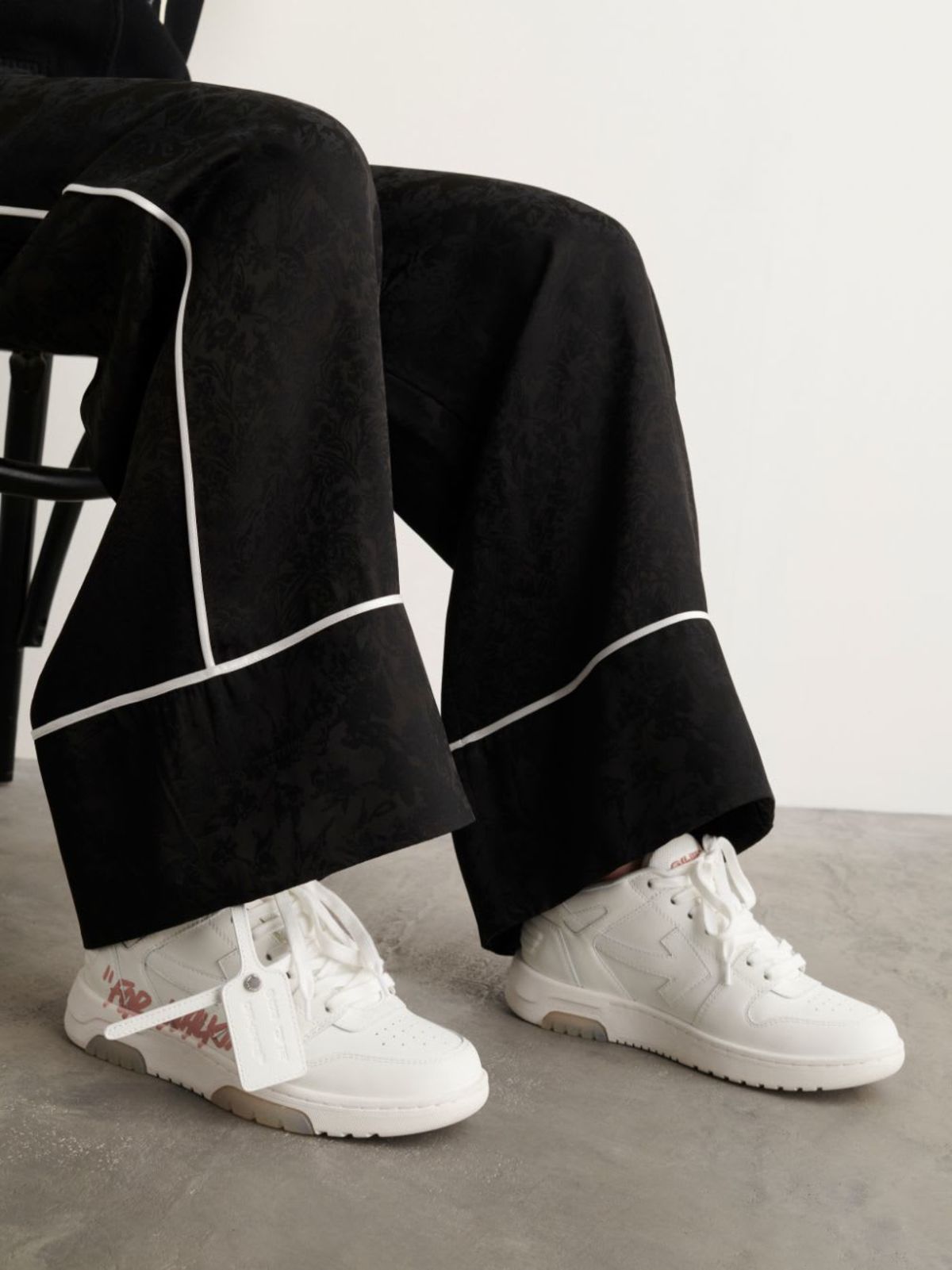 Off-White Out Of Office Leather Sneakers - Image 5 of 5