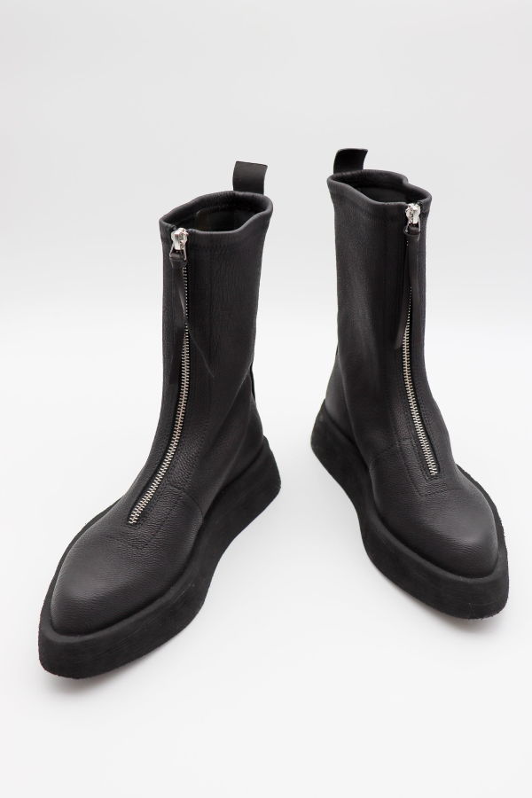 Puro Dominated Boots - Black