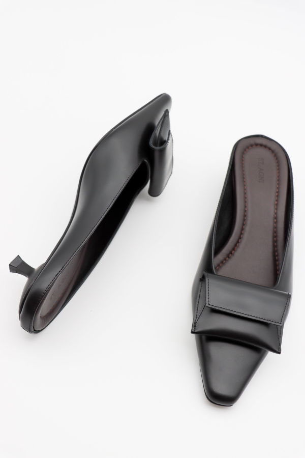 St. Agni Petit Pouch Heel